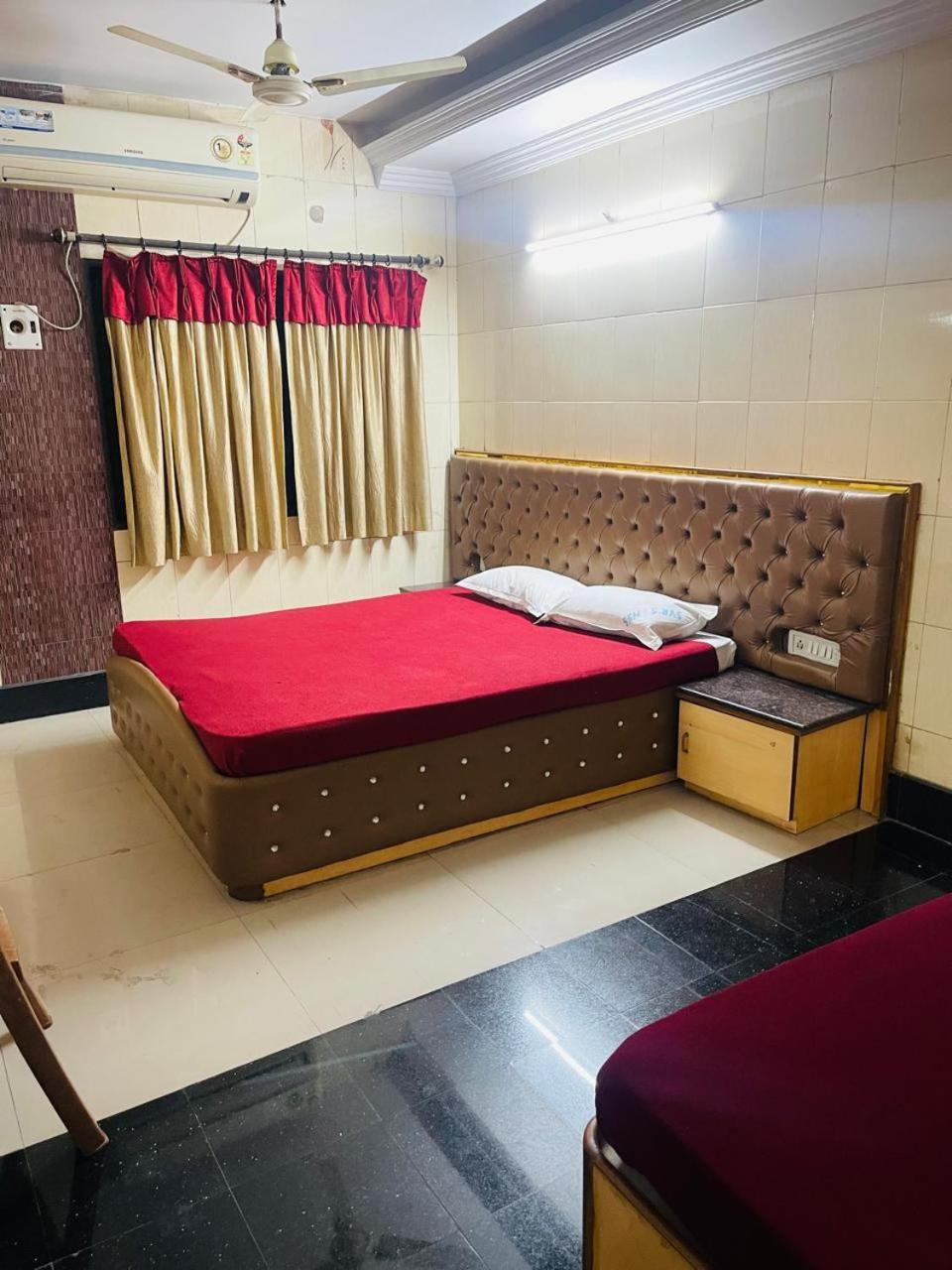 Sai Samrat Hotel Shirdi Esterno foto